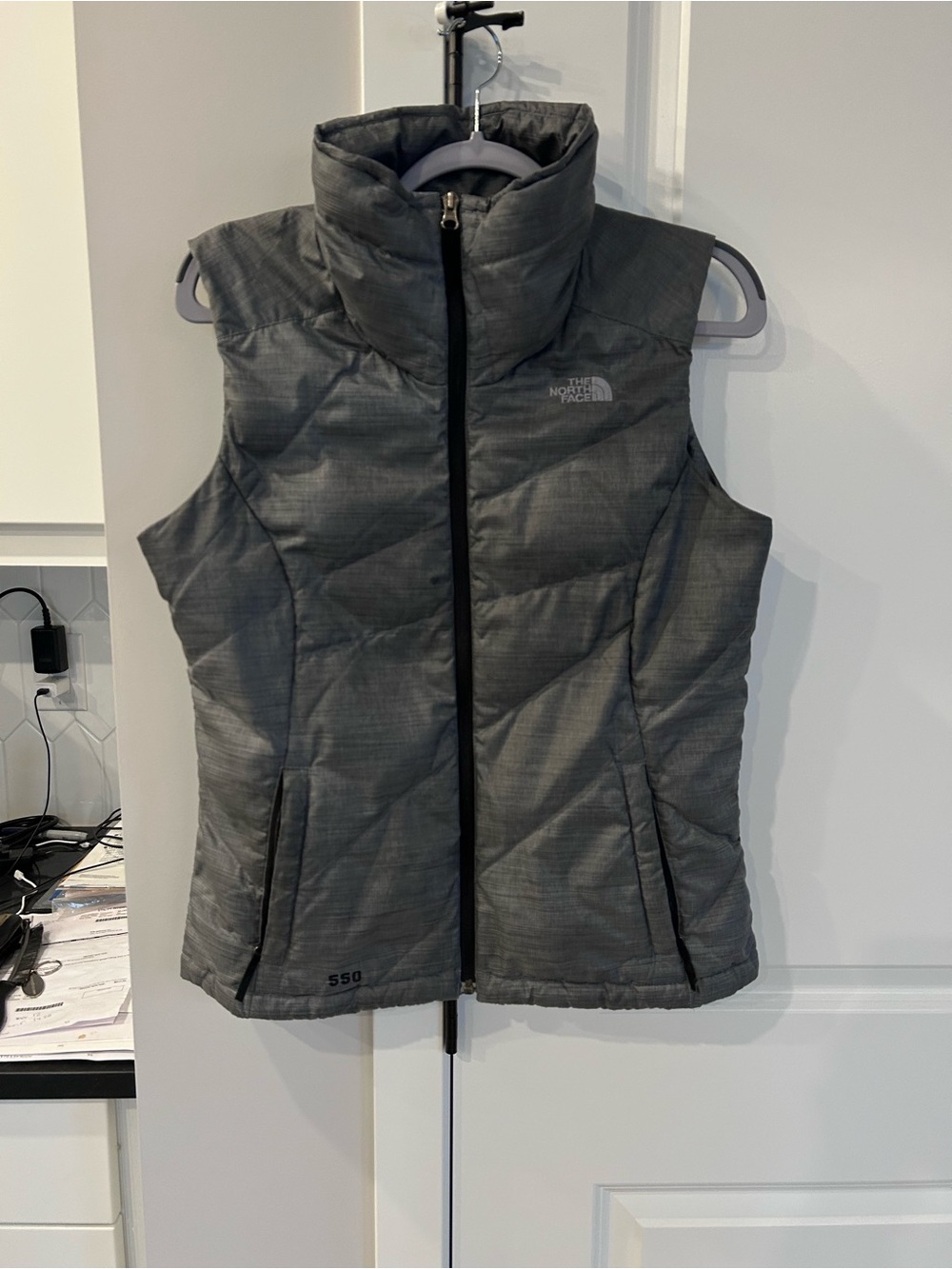 The North Face 550 Fill Down Vest Heather Gray Quilted Full Zip Insulated Layer